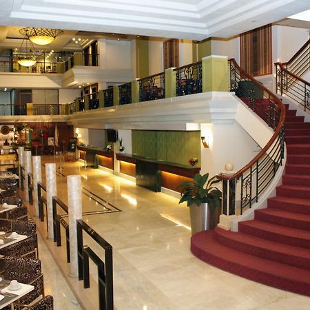 The Royal Mandaya Hotel Davao City Buitenkant foto