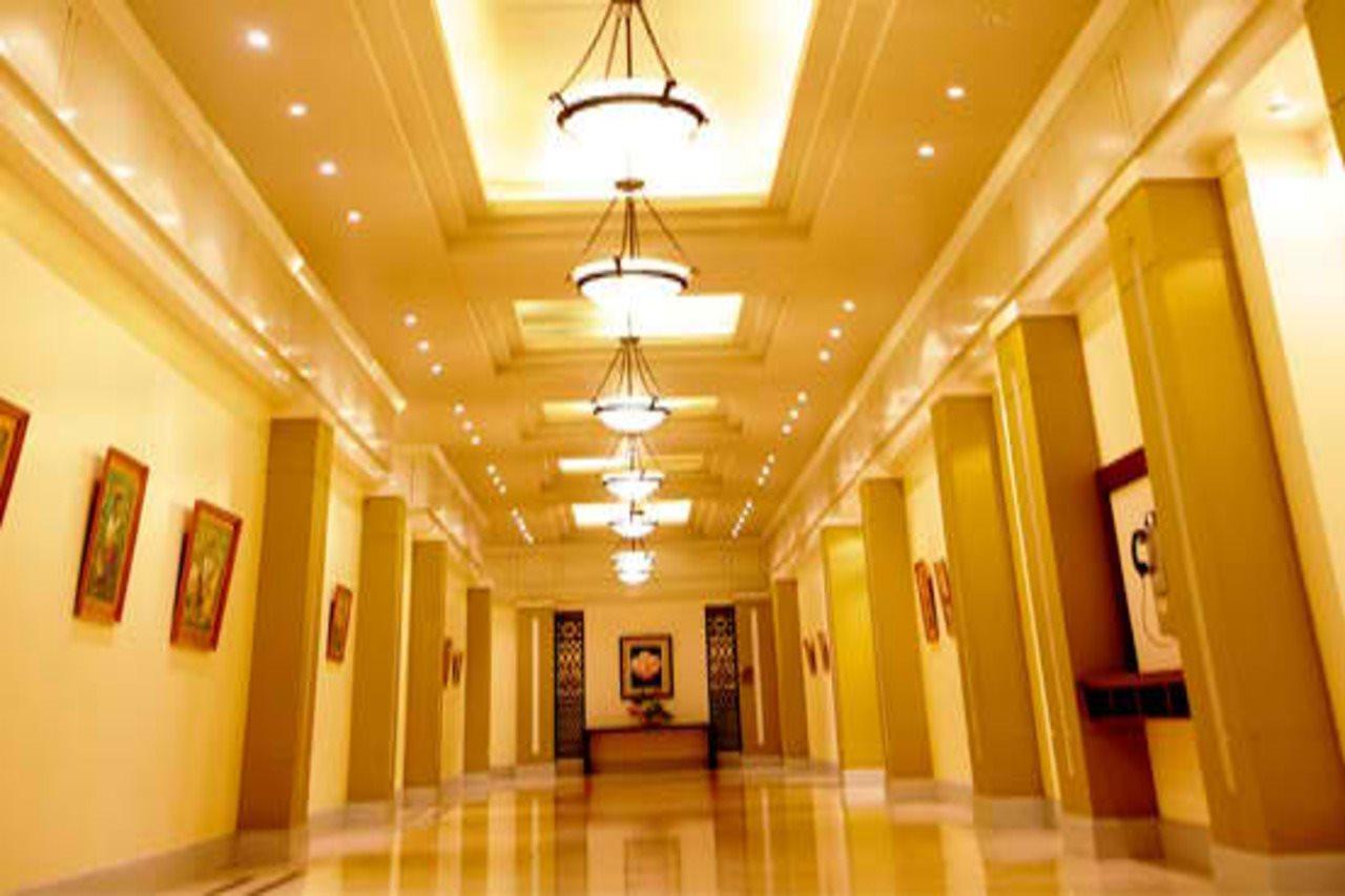 The Royal Mandaya Hotel Davao City Buitenkant foto