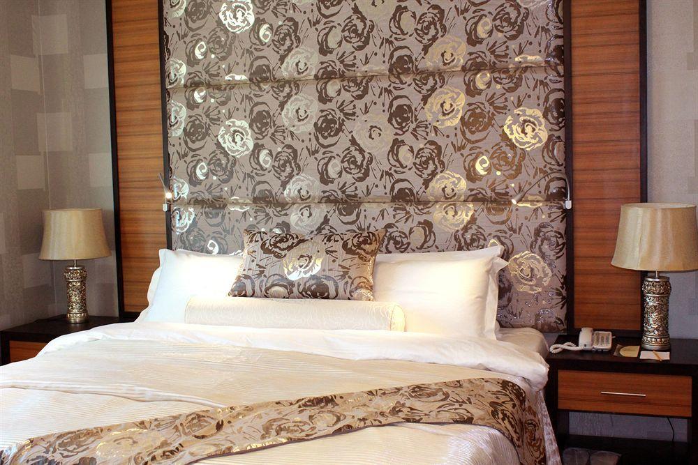 The Royal Mandaya Hotel Davao City Buitenkant foto