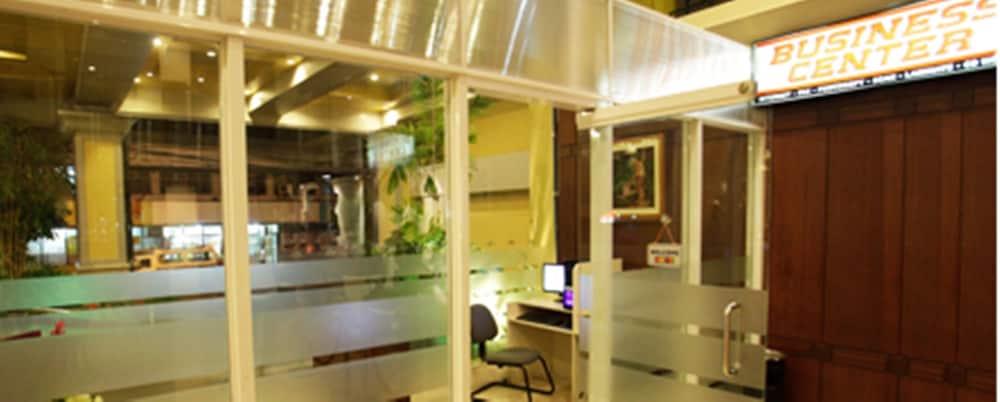 The Royal Mandaya Hotel Davao City Buitenkant foto