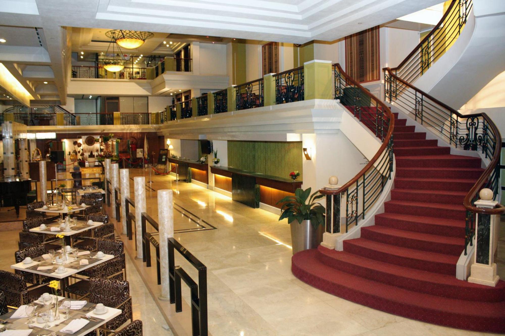 The Royal Mandaya Hotel Davao City Buitenkant foto