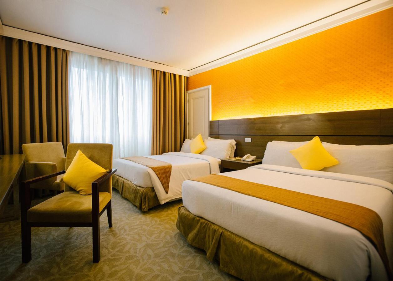The Royal Mandaya Hotel Davao City Buitenkant foto