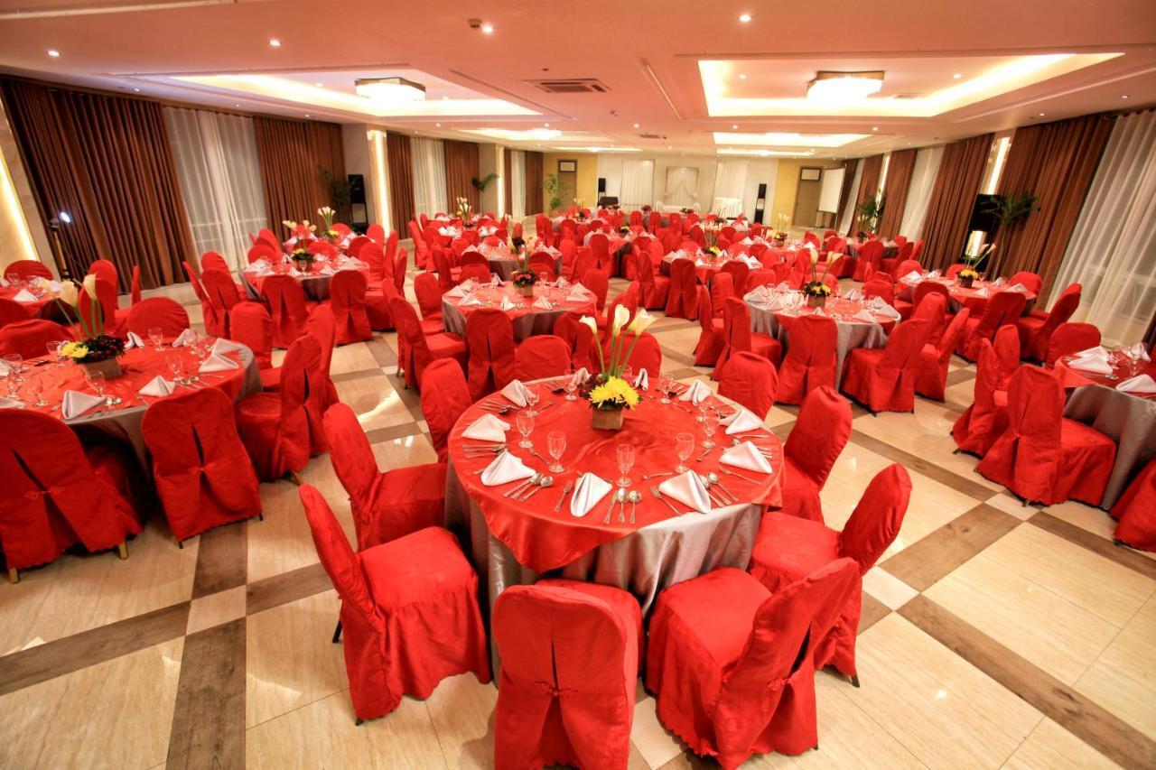 The Royal Mandaya Hotel Davao City Buitenkant foto